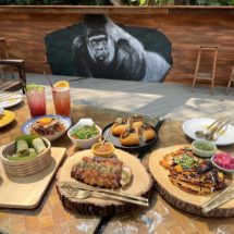 ชวนลิ้มรสอาหารอร่อยในบรรยาศสุดคลาสสิกที่ “Monkey Pod” สุขุมวิท 13