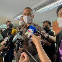 บิ๊กก้อง ผบช.ก. ชี้แจงปมถุงมือยางไม่ได้มาตราฐาน ที่สื่อต่างประเทศนำเสนอถูกส่งไปจากไทย