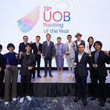 ผลงานจิตรกรรมที่สะท้อนการต่อสู้ของมนุษย์ในโลกที่วุ่นวาย คว้ารางวัลชนะเลิศจากเวทีการประกวดจิตรกรรมยูโอบี ประจำปี 2565