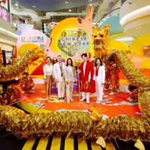 ห้างโรบินสัน แท็กทีมมอบอั่งเปาตรุษจีนสุดปังให้ “รวยรุ่ง  พุ่งรับปีกระต่าย” พร้อมคว้าตัวหนุ่มสุดฮอต “นุนิว – ชวรินทร์” รับบทกระต่ายแห่งโชคลาภ ชวนสัมผัสความมงคลสุดสนุกชุดใหญ่!