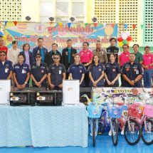 มูลนิธิป่อเต็กตึ๊ง เดินสาย คาราวานป่อเต็กตึ๊ง ปันความสุข ให้ชุมชน ครั้งที่ 5 นำอาสาสมัครศิลปิน และของรางวัลกว่าร้อยรายการ มอบความสุขให้ชุมชนชาวเขตบางกอกน้อย