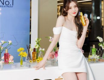 สวยสะกด! ฮันโซฮี ลัดฟ้ามางาน L’Oreal Paris Elseve Extraordinary Oil ฉลองเซรั่มทรีทเมนต์บำรุงผมอันดับ 1 ของโลก พร้อมทัพคนดังอีกมากมายใจกลางกรุงเทพฯ