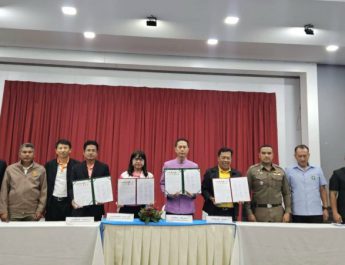 ภาครัฐ-ประชาสังคมนครศรีธรรมราช ลงนาม 23 อำเภอ ขยายผลต้นแบบงานปลอดเหล้า 1 อำเภอ 1 งานปลอดภัย สร้างสภาพแวดล้อมดี ดึงดูดนักท่องเที่ยว
