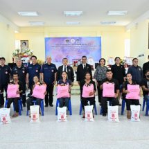 มูลนิธิป่อเต็กตึ๊ง เดินสายสร้างอาชีพ สร้างชีวิตอย่างยั่งยืนต่อเนื่อง มอบอุปกรณ์ประกอบอาชีพ ให้แก่ครัวเรือนยากจนในพื้นที่จังหวัดสุราษฎร์ธานี รวมมูลค่ากว่า 6.9 แสนบาท