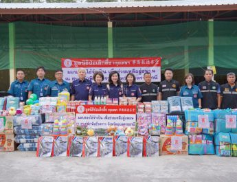 มูลนิธิป่อเต็กตึ๊ง ลงพื้นที่ส่งต่อกำลังใจ ยกทัพสิ่งของเครื่องใช้จำเป็น ฯลฯ มอบให้แก่ผู้อพยพ จากสถานการณ์ชายแดนไทย-กัมพูชา
