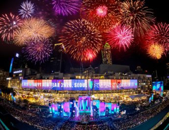 กระหึ่มโลก! เคานต์ดาวน์ เซ็นทรัลเวิลด์ แลนด์มาร์กเดียว ที่รวมศิลปิน T-Pop No.1 มากที่สุด ผู้คนนับแสนจากทั่วโลกต้อนรับปี 2569 สร้างประวัติศาสตร์โมเมนต์ข้ามปีอีกครั้ง