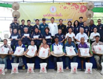 มูลนิธิป่อเต็กตึ๊ง ยกทัพเพิ่มชุดเครื่องอุปโภคบริโภคและค่าพาหนะ แจกจ่ายแก่ผู้ยากไร้ รวม 6,000 ชุด เนื่องในประเพณีทิ้งกระจาด (ซิโกว) ประจำปี พ.ศ. 2569