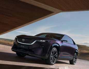 มาสด้าเปิดตัว THE ALL-ELECTRIC MAZDA CX-6e รถไฟฟ้าอเนกประสงค์อัจฉริยะสำหรับครอบครัว ถ่ายทอดเอกลักษณ์มาสด้าในยุคอีวีได้อย่างลงตัว